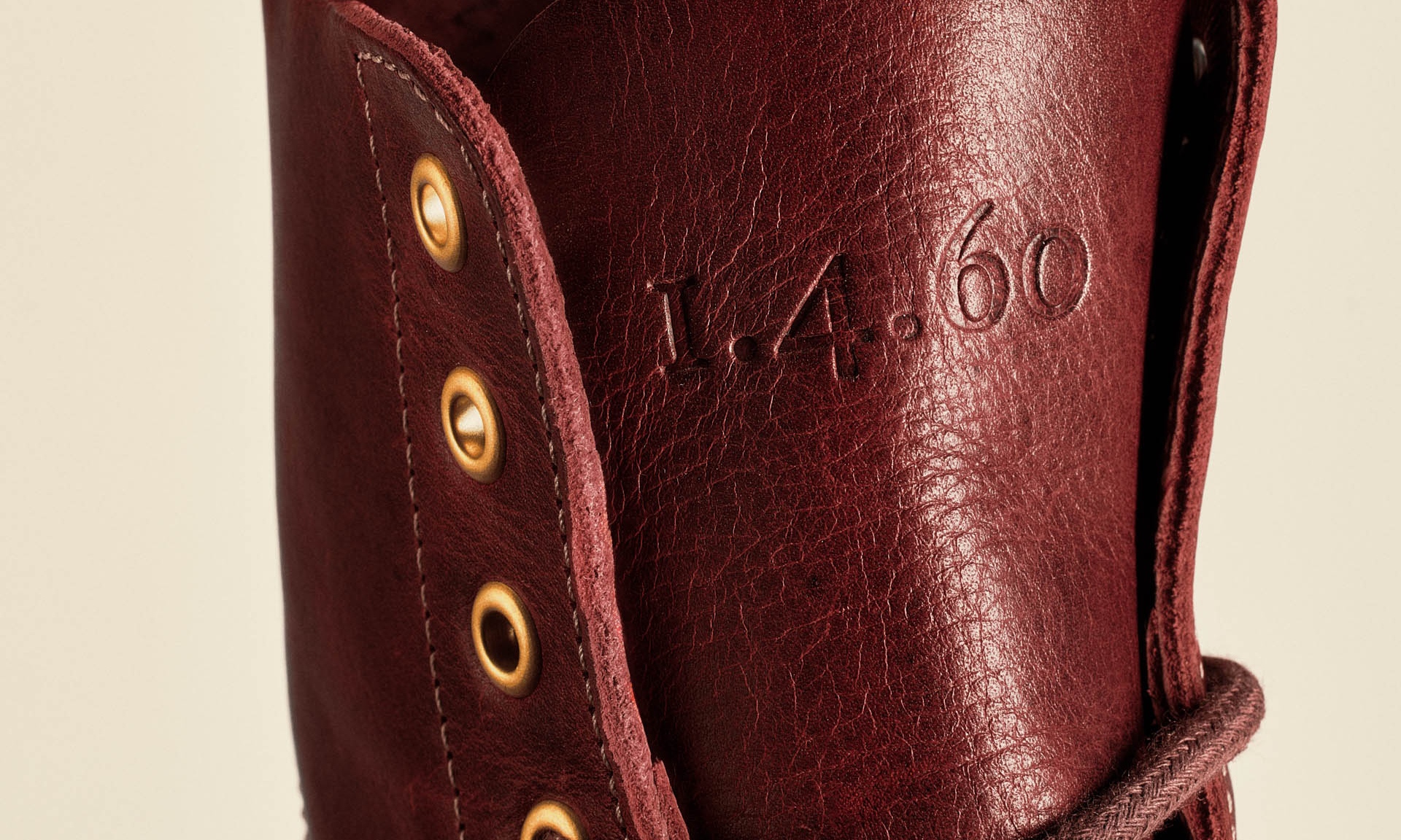 Dr. Martens 推出 1460 周年纪念鞋款「Love Letter」